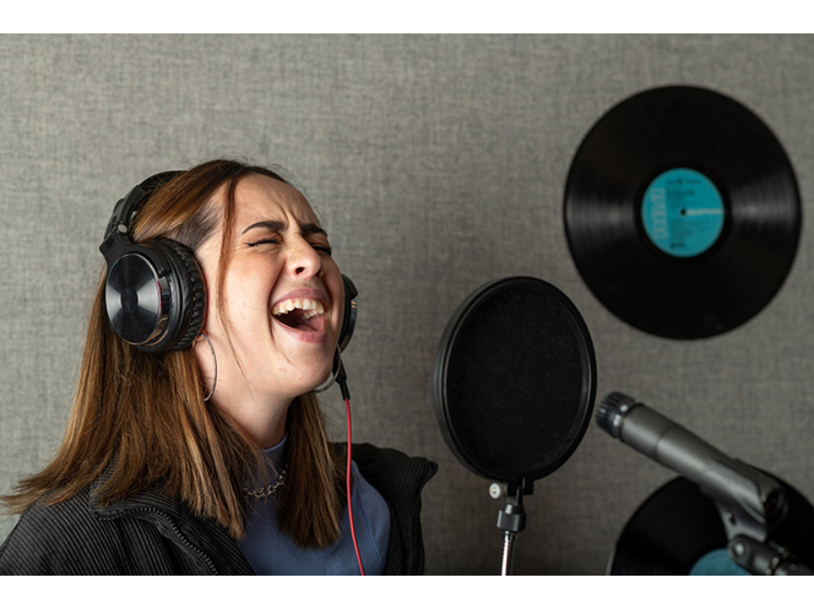 Adriana Dunn singing